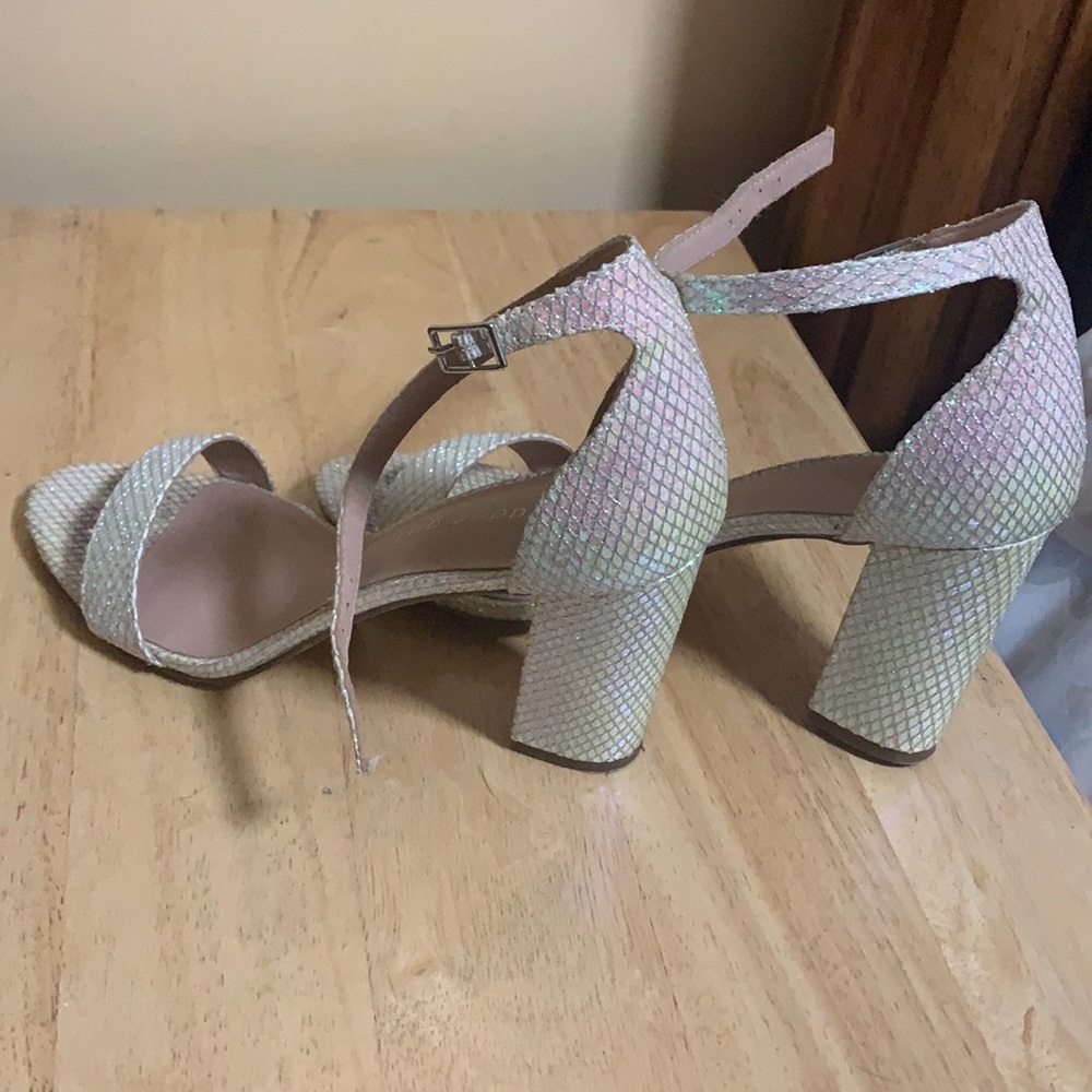 Iridescent heels